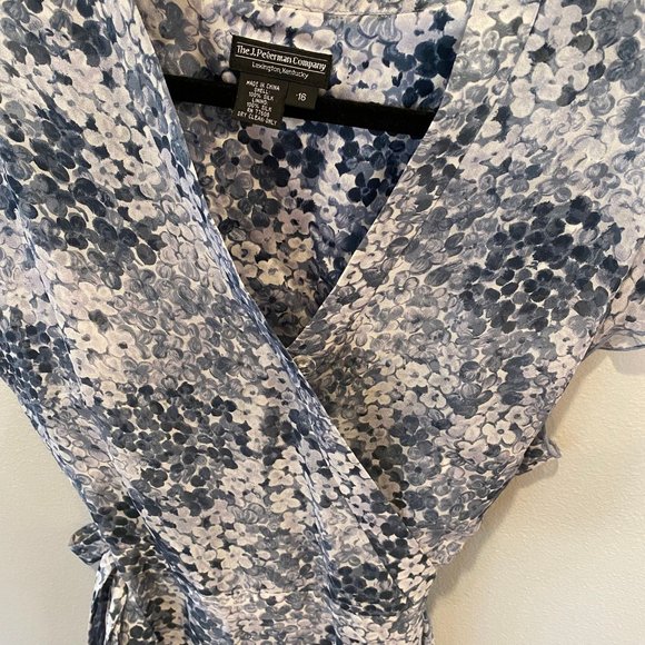 The J. Peterman Company : 100% Silk wrap dress with blue floral print 16 - Picture 2 of 6
